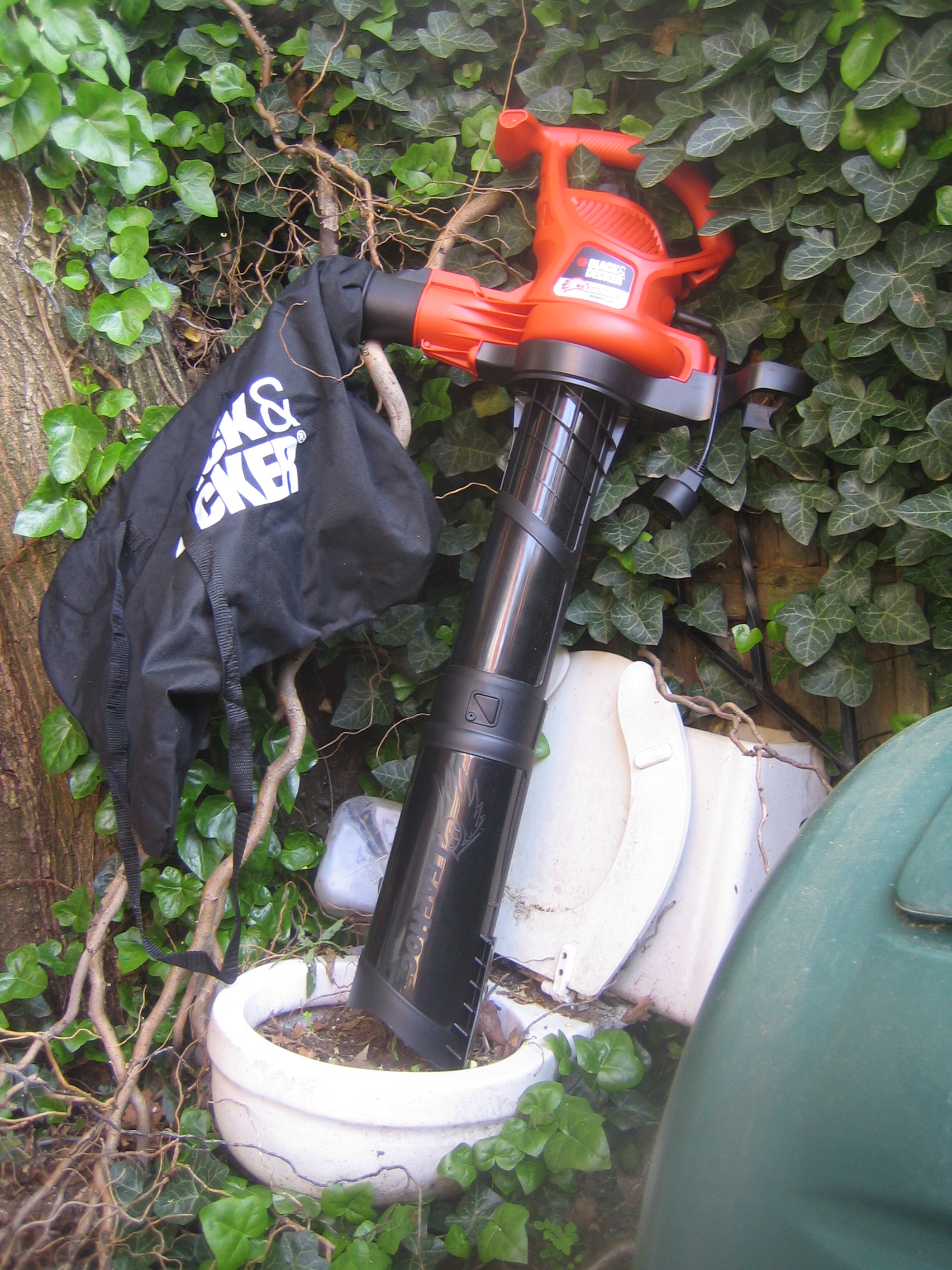 Introducing The Black And Decker Leaf Hog! – Crazy About Compost